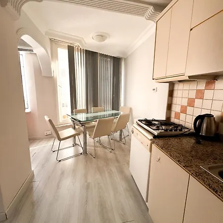 Apartment Cleopatra Damlatash